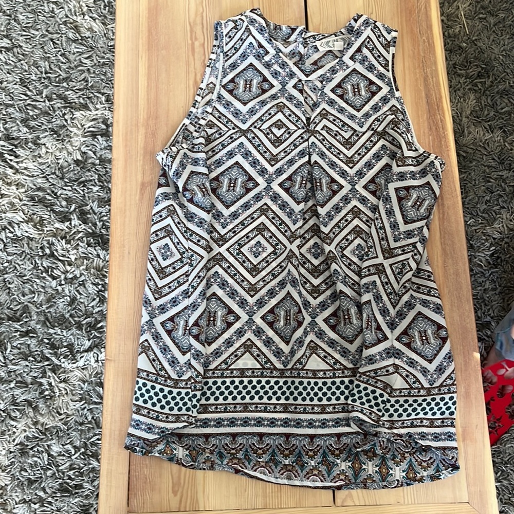Flowy tank